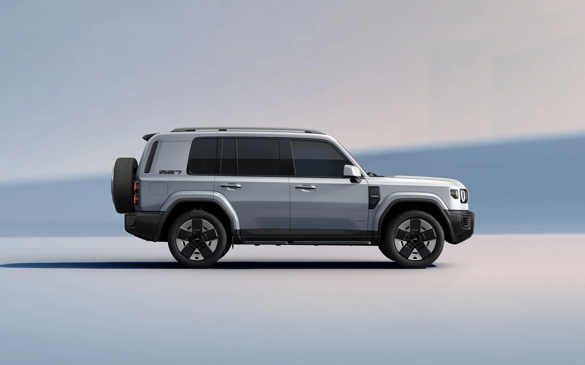 V27 · Silver exterior